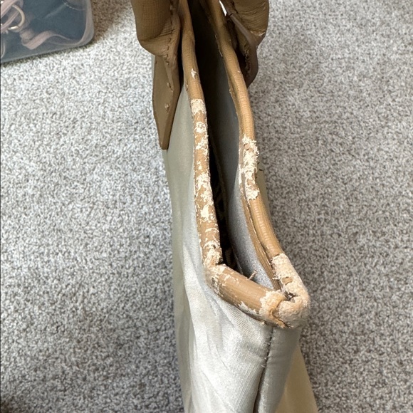 Tory Burch | Ella Recycled Nylon Material Tote Bag in Tan & Cream - Picture 11 of 14